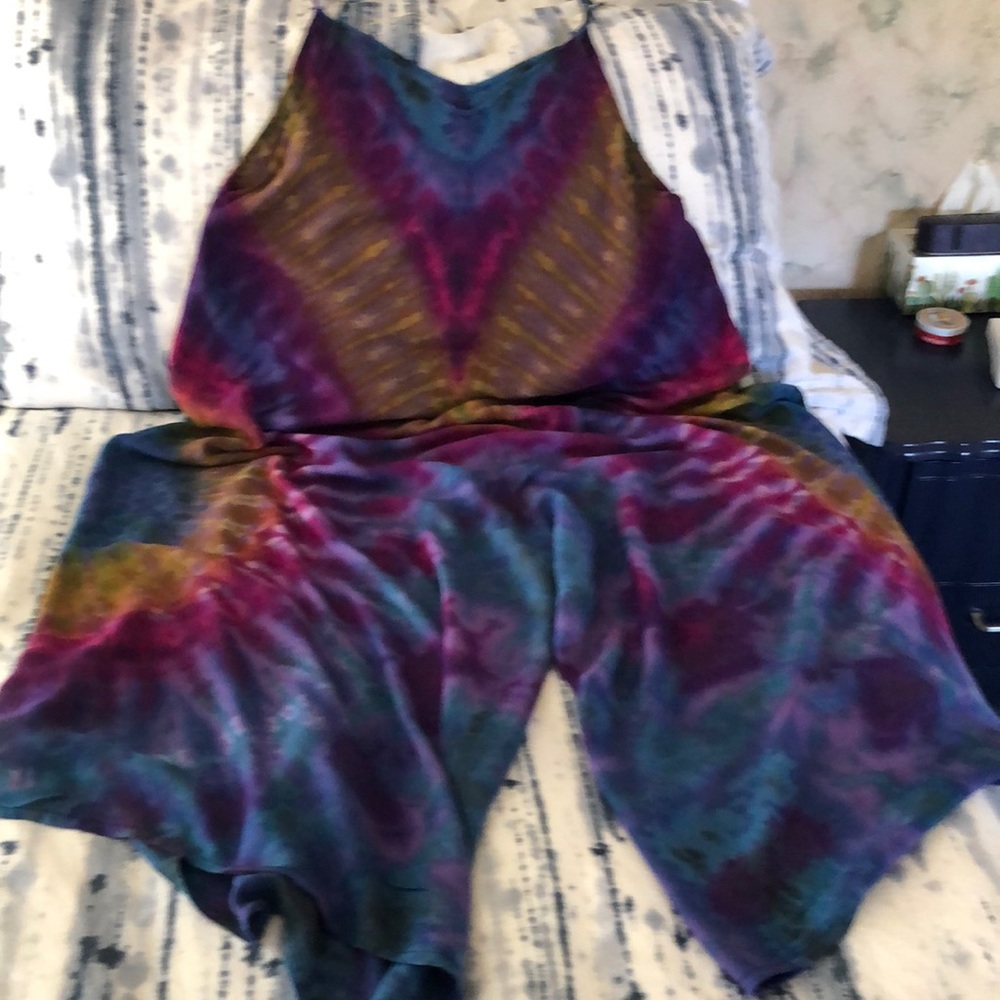 Women’s loose fit, casual wide leg jumper/romper.